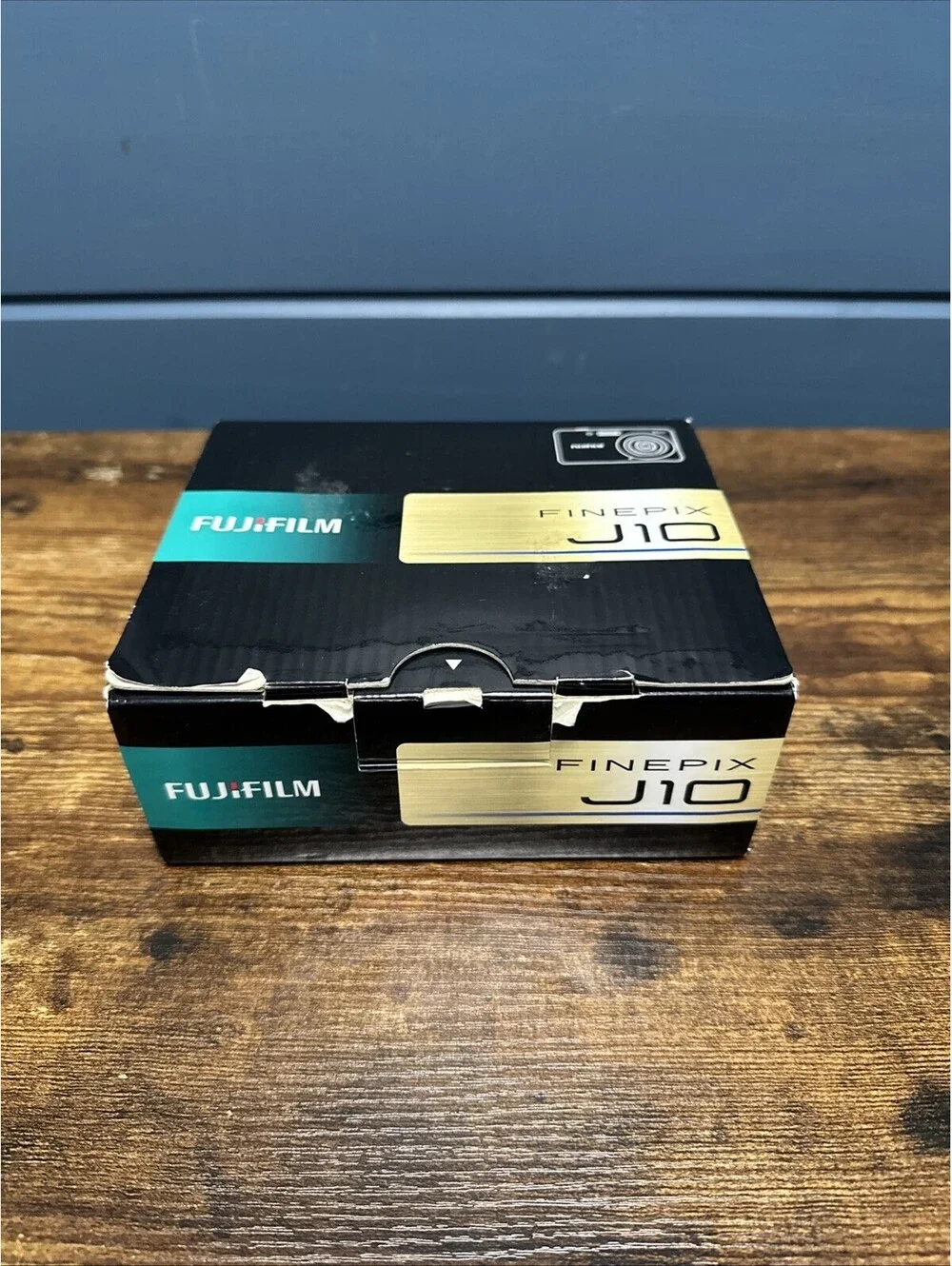 Fujifilm FinePix J10 Digital Camera 8.2MP w/ Original Box + 8GB SD Card